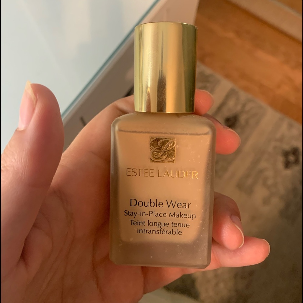 Estate Lauder double wear foundation